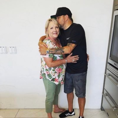 iDebbie_Aldean's profile picture. Retired. Mother to Jason Aldean, Big yesss if My Son Jason Aldean is still your favorite Singer❤️ Replying DMs Biggest supporter of Jason Aldean.