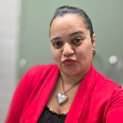 author_lise's profile picture. Author(Multi-Genre) 2020 Mom of 👨👩👨 Fake Comedian IT 💻 Never give up 👏 Success is yours 🙌 🔑I accept everyone for who they are #WomeninSTEM #hispanic