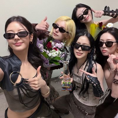 itz_hwang's profile picture. i'm 🇵🇭 midzy, stay, weflip🛹 and 100 others.
 
ISFP-T