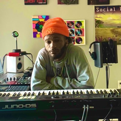 theufobaby's profile picture. spiritual boombox, master alchemist, frequency shifter