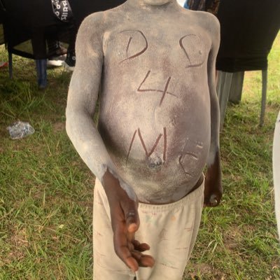 d_essentialesse's profile picture. Professional baker/chef 👨‍🍳. 
LFC lover both of them 🏈 ⛪️. 
Call me superwoman.