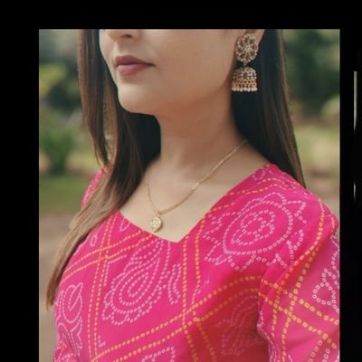 ModernZamkudi's profile picture. Gujju girl🥻Pubg Player 🎮 Trust in Mahakal 🕉️ and Krishna🙏I love food 🤤 Tea ☕ and ફાફડા Lover 🤤😋😋 NO DM 🚫અહિયા કોઈના પર વિશ્વાસ કરવો નહિ..મારા પર પણ નહિ