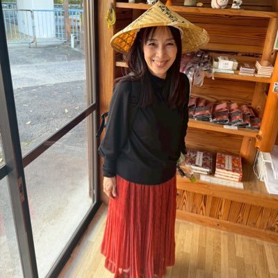 potchari_ko's profile picture. 食べて痩せてキレイをアップ⤴️アドバイザー👦健康食育士、漢方指導士、ファスティングマイスター✨ 👍玄米菜食伝導中⤴️ミトコンドリア様育つ筋トレ、定期ゆるファス実施中🙌📕猫様と暮らす民💛🐈