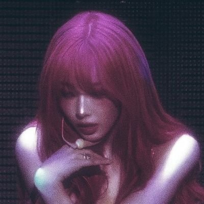 laracomeli's profile picture. 𐚁 ֹ ִ 𝐄u que não posso errar comigo, boto na cabeça: eu posso.   ୧ ֹ ִℒoatwt