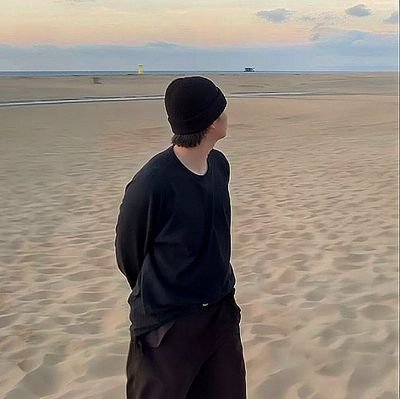 epiphany_1519's profile picture. 𝓛𝓲𝓯𝓮 𝓲𝓼 𝓼𝓸𝓾𝓹 𝓪𝓷𝓭 𝓘'𝓶 𝓪 𝓯𝓸𝓻𝓴 ᵎᵎ･ 𝙾𝙽𝙻𝚈 𝙱𝚃𝚂 ᯽