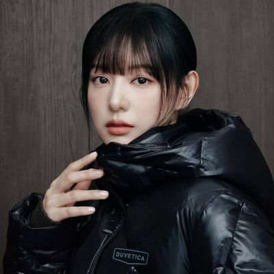 midnightplume19's profile picture. 🪶📜✍🏼