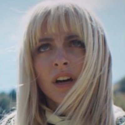 mqckingjays's profile picture. i like my pretty with a purpose