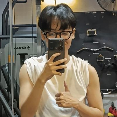 sweaterbois's profile picture. RRT, MD 🔜 | trans masc