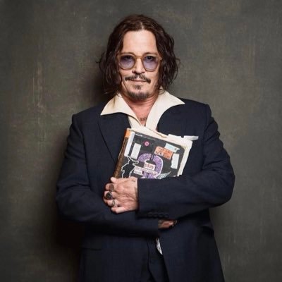 Johnnydepp93887's profile picture. 