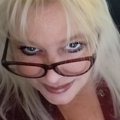 lanechanged's profile picture. ᴘᴇᴀᴄe•ꜱᴀʀᴄᴀꜱᴍ•ᴅɪʀᴛʏᴍᴀʀᴛɪɴɪꜱ           ₘᵢₗdₗy ᵢₘₚᵣₒₚₑᵣ ₛₒₘₑₜᵢₘₑₛ                            eх-pro ғιɢυre ѕkαтer &mom
 #ProChoice #TheGOPsux