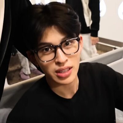 puhwen's profile picture. pondphuwin's full-time caretaker.