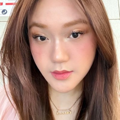 1nonlycherr's profile picture. @carlossainz55 || i read and sell books 📚 ready stock ⬇️