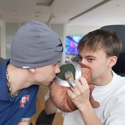 alfombrasavion's profile picture. insólito diria el baulo