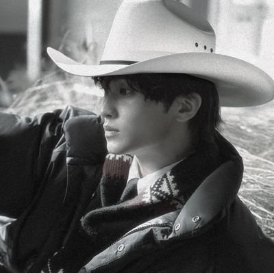 marzlee's profile picture. Men of The Year #MARK. (b.1999)