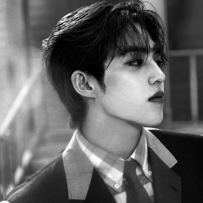 tairgett's profile picture. ᅠ𝙐𝙉𝙍𝙀𝘼𝙇 / The calm strength of the universe 𝟏𝟗𝟗𝟓 seventeen’s s.coups stands with a glow that never fades.
