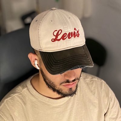 seracreativo's profile picture. Diseñador de profesión | Dev por pasión 🎨💻. Creando apps y construyendo en público. Hablemos de UI/UX y React/Swift.