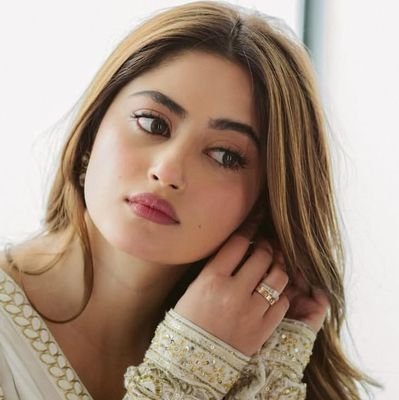 Sana____Sweet's profile picture. تُو آسمانِ بخت کو چھوتی ہوئی سحر....!
میں دشتِ حادثات میں غُربت کی شام