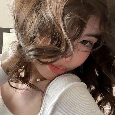 ettamargarit's profile picture. 23 • I like to read