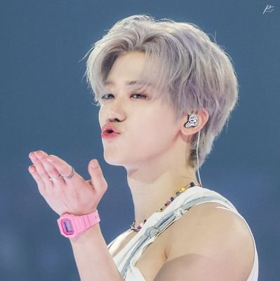 naischee's profile picture. better than gold