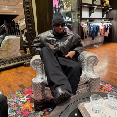 diagne_alao's profile picture. •Rajulul Janati📿 •Eternel optimiste 🧠 •Sports de combat & muscu 🥊🏋🏾‍♂️ •PSG ⚽ •Aménagement, urbanisme & santé publique 🏗️🏥