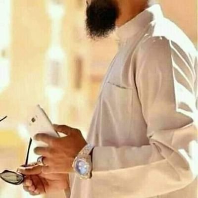 WoEjVYhWTolSnsX's profile picture. إذا وقعَ الذبابُ على طعامٍ
رفعتُ يدي ونفسي تشتهيه
وتجتنب الأسودُ ورودَ ماءٍ
إذا كُنَ الكلاب ولِغنَ فيه.