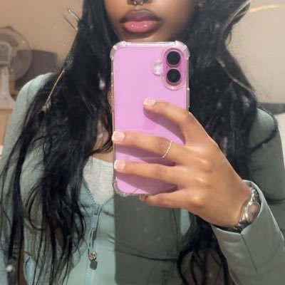 thereaIad's profile picture. lover girl