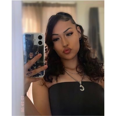 Pr3ttyCienna's profile picture. https://t.co/tpEtgxc07O