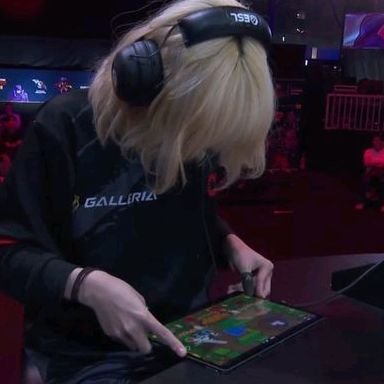 YanethAste27149's profile picture. 