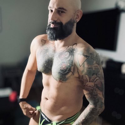 DaddyDreas80's profile picture. Hairy pits, bald head, full beard. Masculine energy, real and raw. Living it, owning it, sharing it. https://t.co/NHWilBVQJ8 Instagram/daddydreas80
