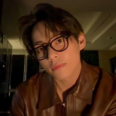 yssa_i0's profile picture. escrevendo?!