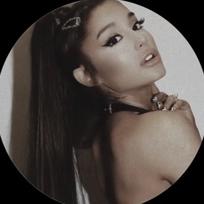 byarianagrande's profile picture. o diário da barbie