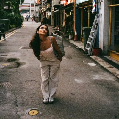 eleesatt's profile picture. Recently green-pilled web2 storyteller and marketing wizard 🧙‍♀️ | Chief Vibes Officer @superteamsg 🇸🇬