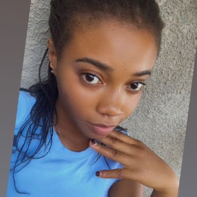 R_o___s__e's profile picture. Follow for follow please