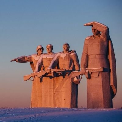 ozentiyonetmen's profile picture. 5.beatle | kendi çapında yazar | düşün emekçisi | c2 seviye oversharing | sahafsexual