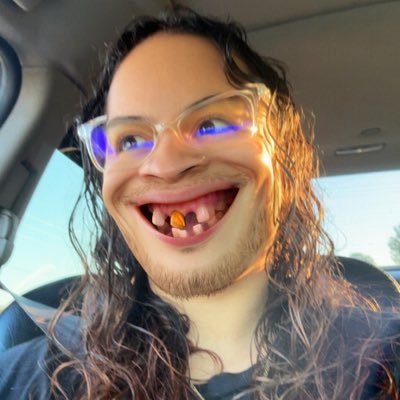 Damarisx14's profile picture. leave me alone✨ | ♊️ | IG: marissmariee