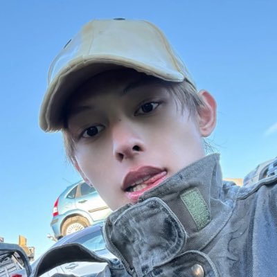 teddyvsr6121's profile picture. 