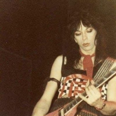 snowfoxx49's profile picture. suicidalposting