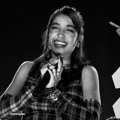 oceansurie's profile picture. 