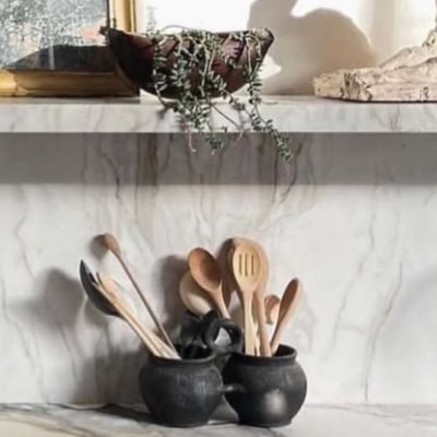 FlipNFork's profile picture. I feed a table set for 6 ❤️ Not including the 🐈 🐈‍⬛ and 🐶