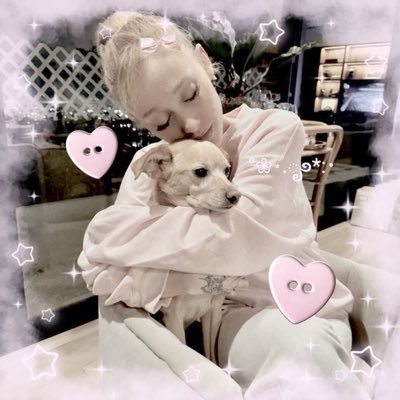 cherrycoladiary's profile picture. 