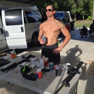 zachsnothipstar's profile picture. Father In Training.