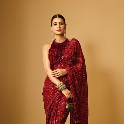 kritiisam7's profile picture. FAN OF @kritisanon (SHE NOTICED) My old account🥺❤️ @kritisam7
