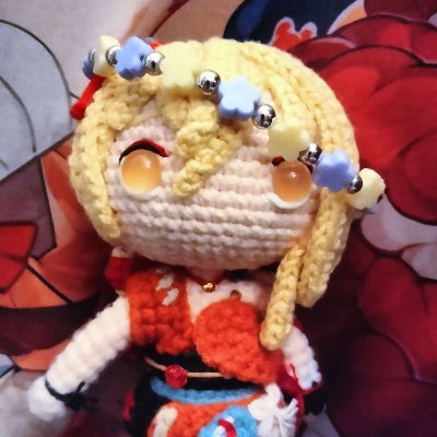 iamsukuno's profile picture. 💛🤍💜🖤 DJ, musician, virtual fest. organizer ✧ founder/head @shimotsukiclub ✧ cosplayer, booth anim. & EU dragoon ✧ 🇯🇵 2023 🇩🇪 2024 ✧ they/them (๑˃ᴗ˂๑)