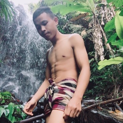 chalernxay8's profile picture. Volg mij alsjeblieft
 Silakan ikuti saya