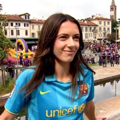 adreamlikewater's profile picture. وللحرية الحمراء بابٌ  لكل يدٍ مضرجة يدقُ