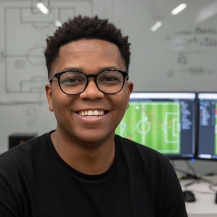 JoaoNog_10's profile picture. 🔎 Análise Tática | Scout Profissional.
Meu foco é o "como" o futebol acontece. Fã do jogo apoiado e do Fluxo de Jogo do Diniz. Futebol além da paixão. 🧠
