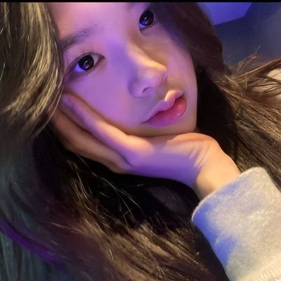 nohuyna's profile picture. A firecracker in the house, straight A’s all around! 🌻