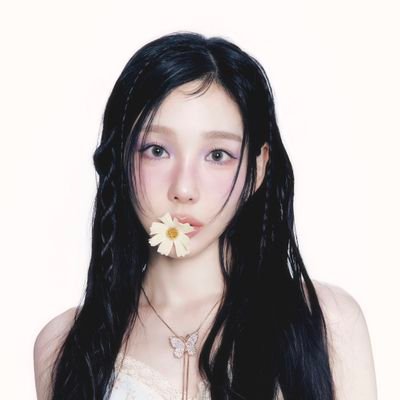 _betterbabe's profile picture. due to personal reason, i'm going to cry myself to sleep