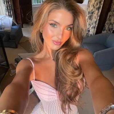 Angela1482277's profile picture. 