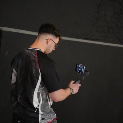 studioaq_'s profile picture. Graphiste Designer Free-lance 🚀  Founder of @norad_studio  Work/(ed) w/ Gazo, Fnac, Asus, Soolking...